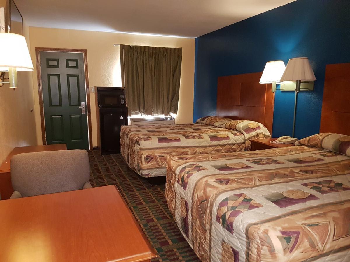 Executive Inn Victoria Esterno foto