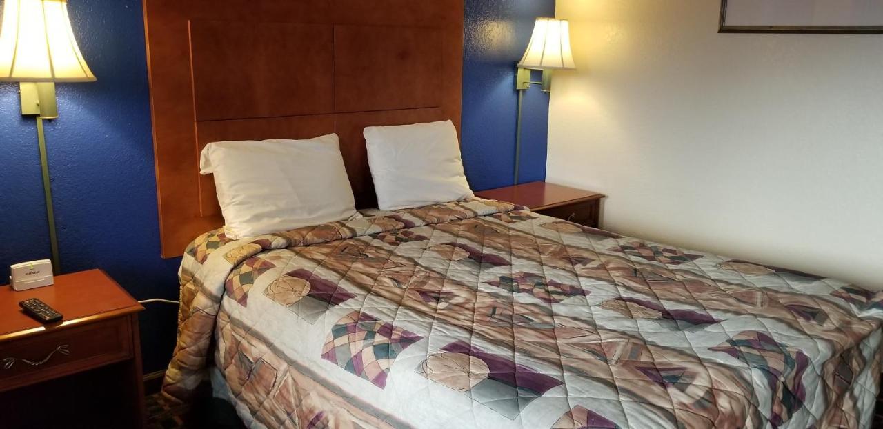 Executive Inn Victoria Esterno foto