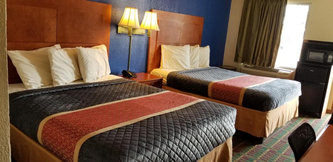 Executive Inn Victoria Esterno foto